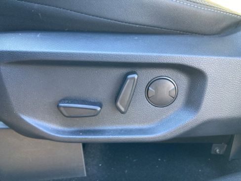 Used 2025 Ford Ranger Lariat w/ FX4 Off-Road Package image 23