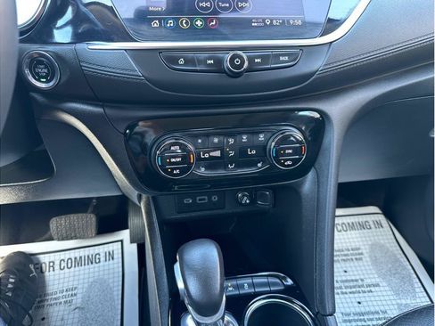Used 2022 Buick Encore GX Essence w/ Experience Buick Package FWD image 20