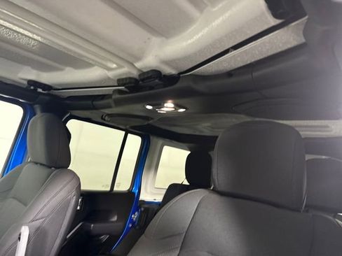 Used 2023 Jeep Wrangler Unlimited w/ Cold Weather Group image 12