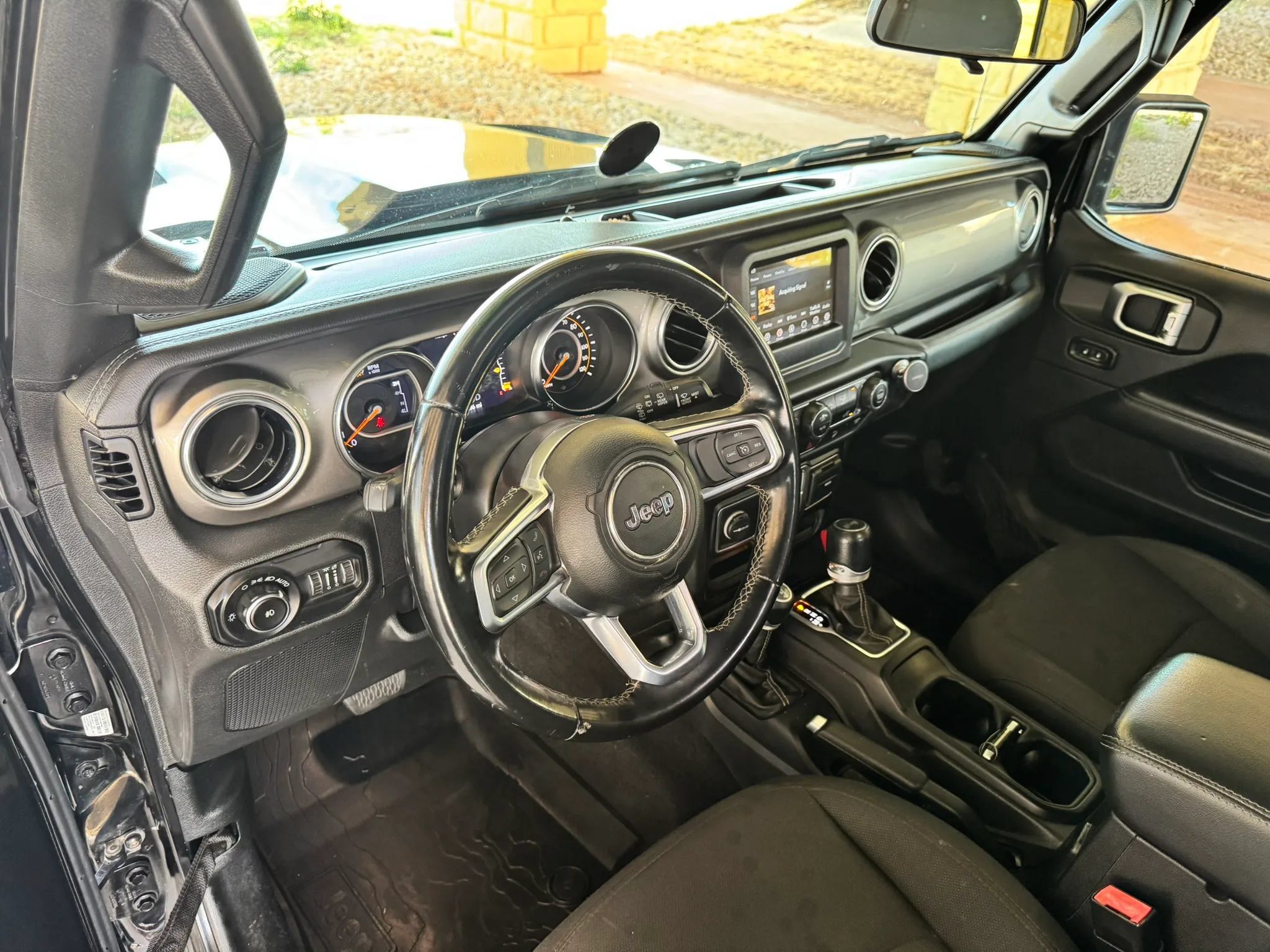 Used 2020 Jeep Wrangler Unlimited Sahara AWD/4WD image 11