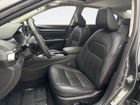 Used 2024 Nissan Altima 2.5 SR w/ SR Premium Package AWD/4WD image 11