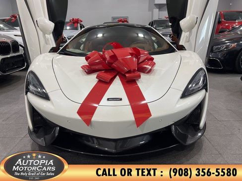 Used 2017 McLaren 570S RWD image 8