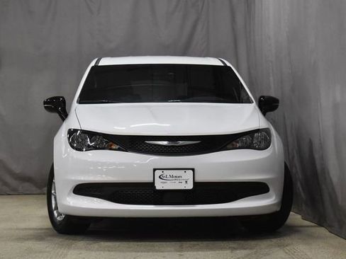 New 2026 Chrysler Voyager LX image 5