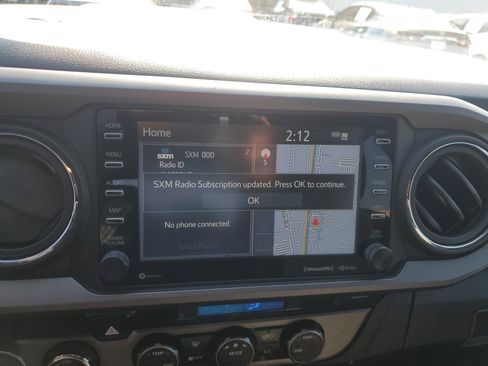 Used 2022 Toyota Tacoma TRD Sport image 19