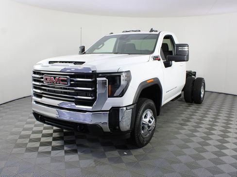 New 2026 GMC Sierra 3500 SLE w/ SLE Convenience Package AWD/4WD image 15
