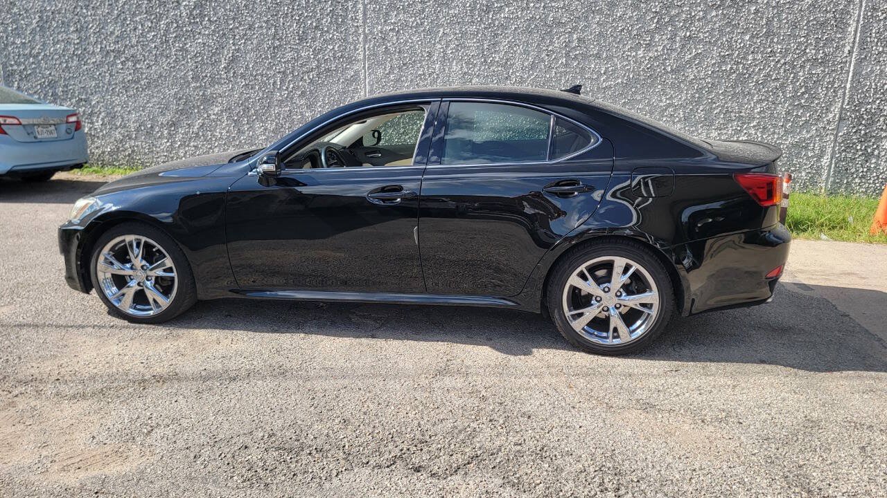Used 2010 Lexus IS 250 w/ Preferred Accessory Package RWD image 10