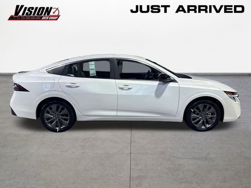 New 2026 Nissan Sentra SL w/ Floor Mat Package image 4