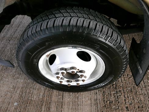 Used 2021 Ford E-450 and Econoline 450 Super Duty image 19