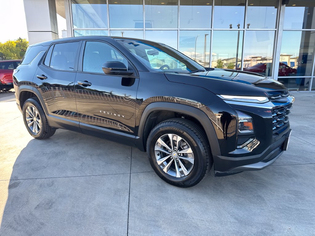 Used 2026 Chevrolet Equinox LT AWD/4WD image 7