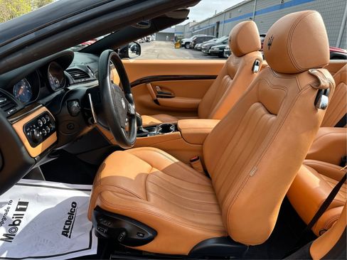 Used 2012 Maserati GranTurismo Convertible RWD image 9