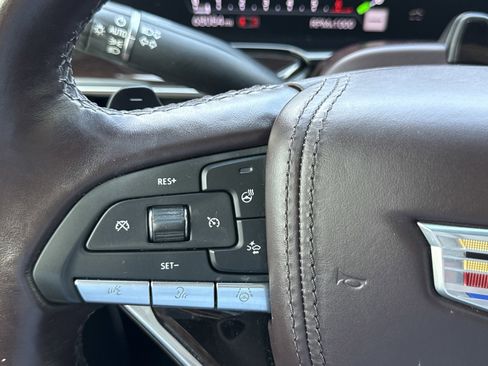Used 2023 Cadillac Escalade Premium Luxury Platinum AWD/4WD image 31