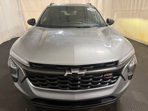 Used 2024 Chevrolet Trax RS w/ Sunroof Package image 3