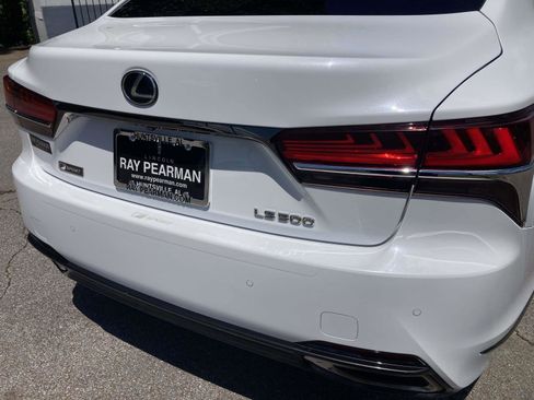 Used 2018 Lexus LS 500 F Sport w/ Accessory Package (Z2) RWD image 4