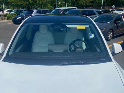 Used 2024 Tesla Model Y Long Range AWD/4WD image 42