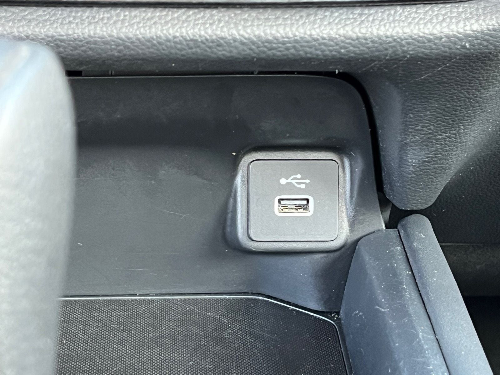 Used 2025 Honda HR-V LX image 23