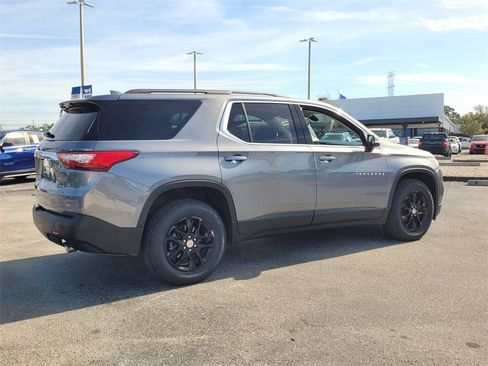 Used 2021 Chevrolet Traverse LT image 6