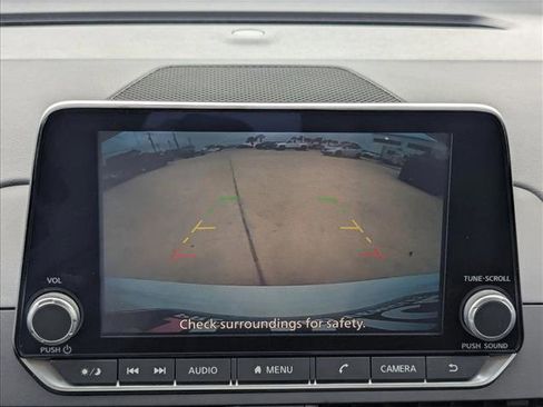 Used 2025 Nissan Altima 2.5 SV image 13