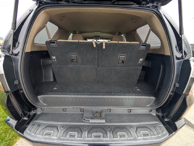 Used 2018 Toyota 4Runner SR5 AWD/4WD image 8