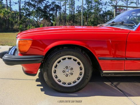 Used 1987 Mercedes-Benz 560 SL image 4
