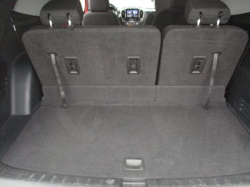 Used 2020 Chevrolet Traverse LT image 26