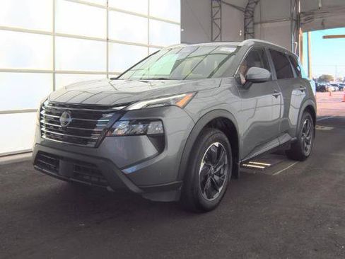 Used 2024 Nissan Rogue SV w/ SV Premium Package FWD image 1
