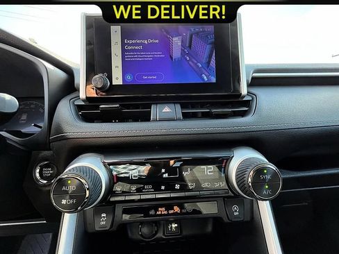 Used 2025 Toyota RAV4 XLE AWD/4WD image 12