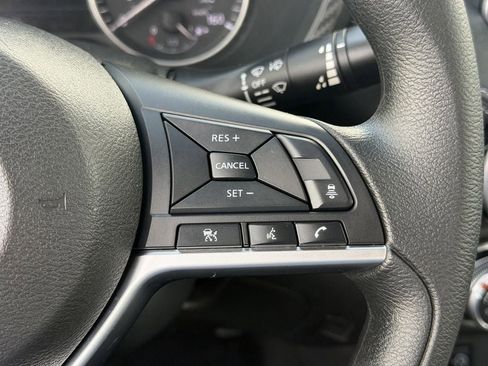 Used 2025 Nissan Sentra SV FWD image 22