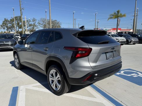 Used 2024 Chevrolet Trax LS w/ Driver Confidence Package image 5