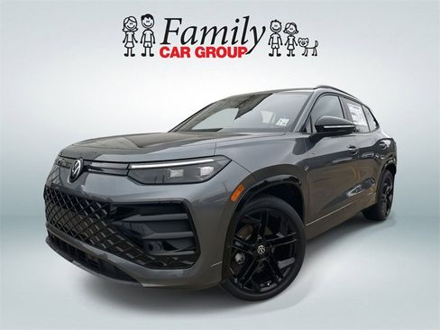New 2026 Volkswagen Tiguan SE R-Line FWD image 1