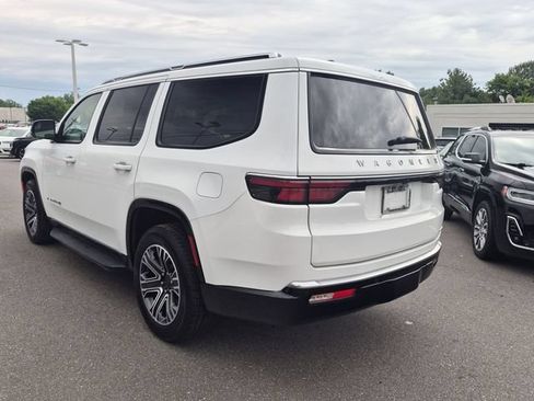 Used 2024 Jeep Wagoneer Series II AWD/4WD image 5