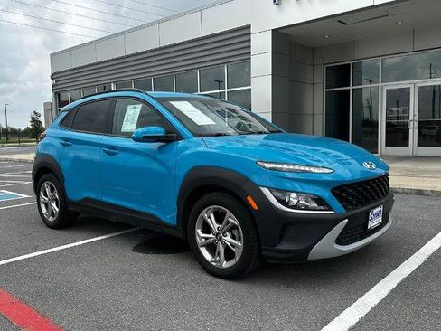 Used 2023 Hyundai Kona SEL FWD image 3