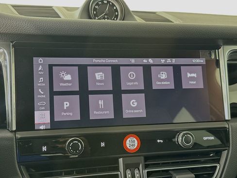 Certified 2026 Porsche Macan image 15