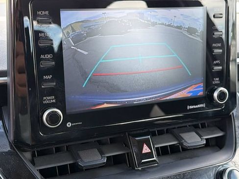 Used 2022 Toyota Corolla LE FWD image 16