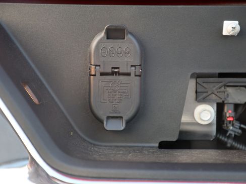 New 2026 GMC Sierra 2500 SLE w/ SLE Value Package; image 10