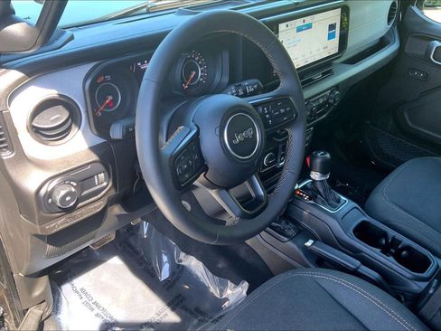 Certified 2024 Jeep Wrangler Sport AWD/4WD image 15