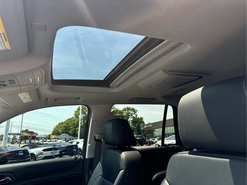 Used 2018 Chevrolet Tahoe LT w/ LT Signature Package AWD/4WD image 10