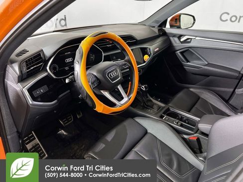 Used 2023 Audi Q3 2.0T Premium Plus w/ Premium Plus Package image 3