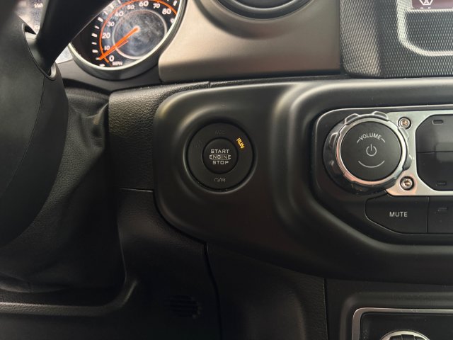 Used 2018 Jeep Wrangler Unlimited Sport S AWD/4WD image 30