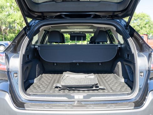 Used 2024 Subaru Outback Touring AWD/4WD image 9