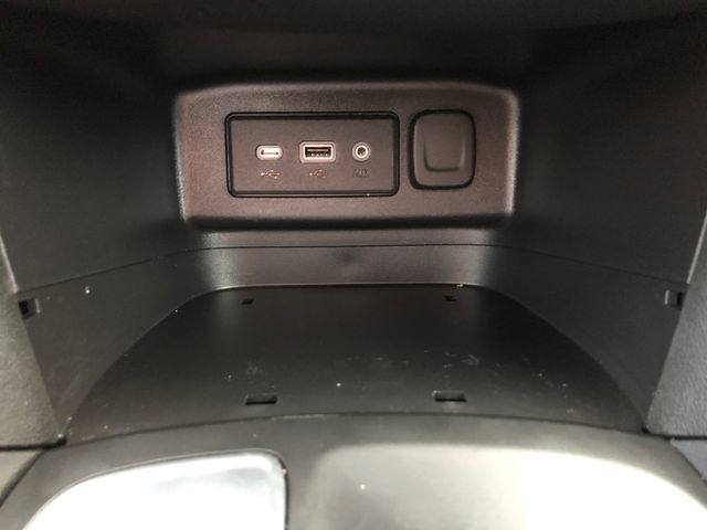 Used 2020 Chevrolet Equinox LT w/ Driver Convenience Package FWD image 26