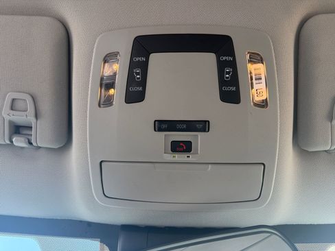 Certified 2024 Toyota Sienna LE FWD image 23
