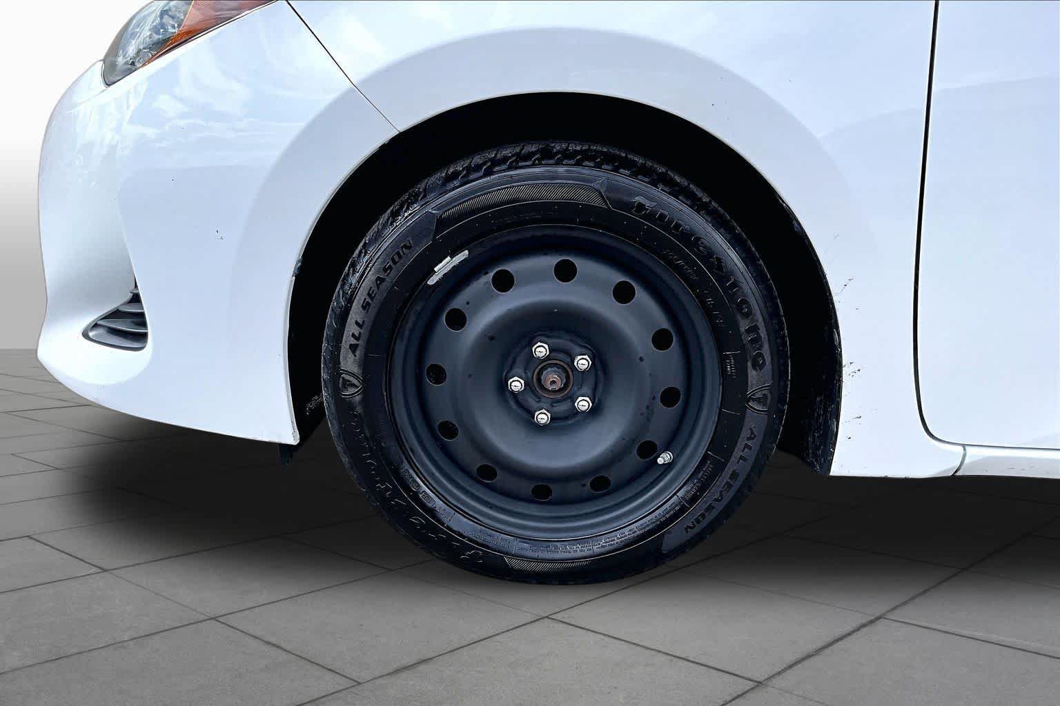 Used 2019 Toyota Corolla LE FWD image 11