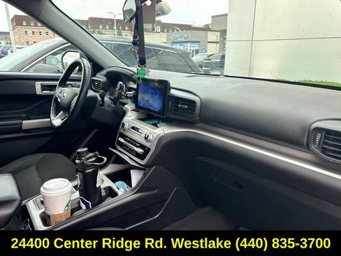 Used 2022 Ford Explorer XLT AWD/4WD image 9