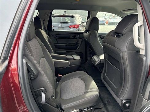 Used 2016 Chevrolet Traverse LT w/ Style and Technology Package image 11