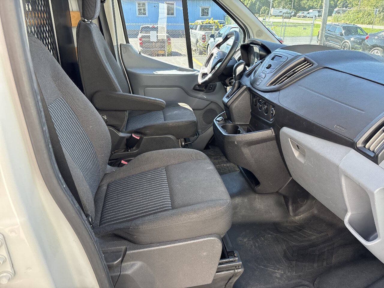 Used 2018 Ford Transit 250 130 Low Roof w/ Exterior Upgrade Package RWD image 18