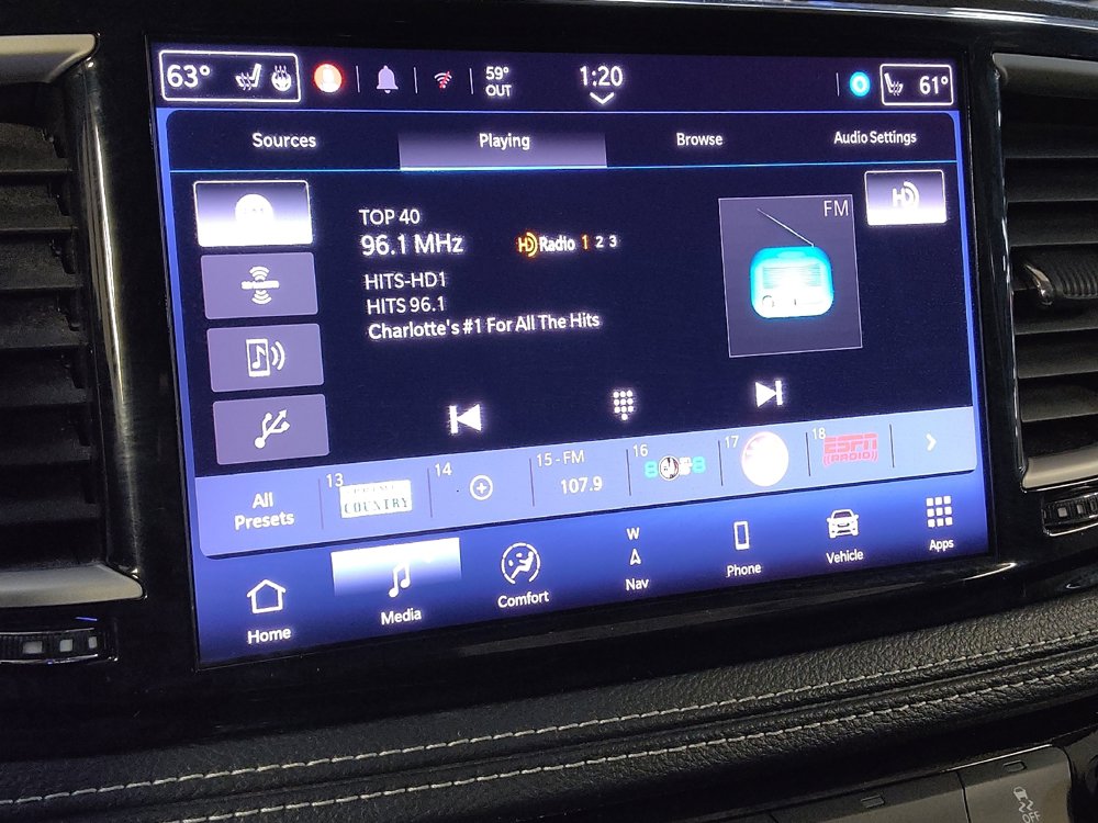 Used 2024 Chrysler Pacifica Limited FWD image 25