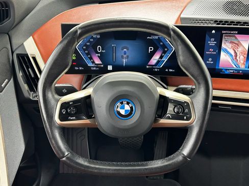 Used 2023 BMW iX xDrive50 w/ Premium Package AWD/4WD image 12