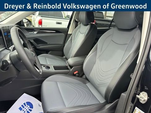 New 2026 Volkswagen Tiguan SE image 24