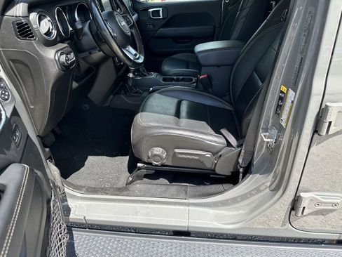 Used 2021 Jeep Gladiator Overland w/ Popular Equipment Package image 9