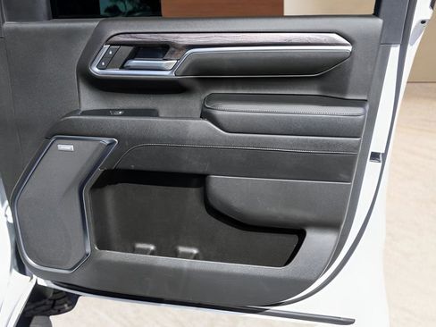 Used 2024 Chevrolet Silverado 2500 LTZ w/ LTZ Plus Package image 28